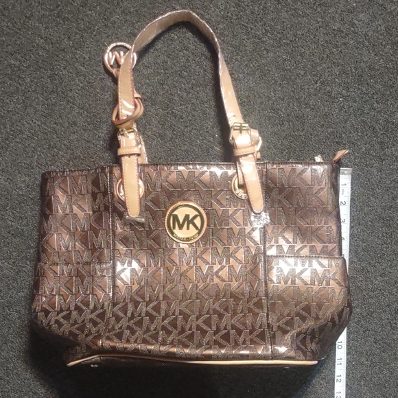 Michael Kors Handbags - Michael Kors Brown Jet Setter Unique Tote Metallic Brown Bag